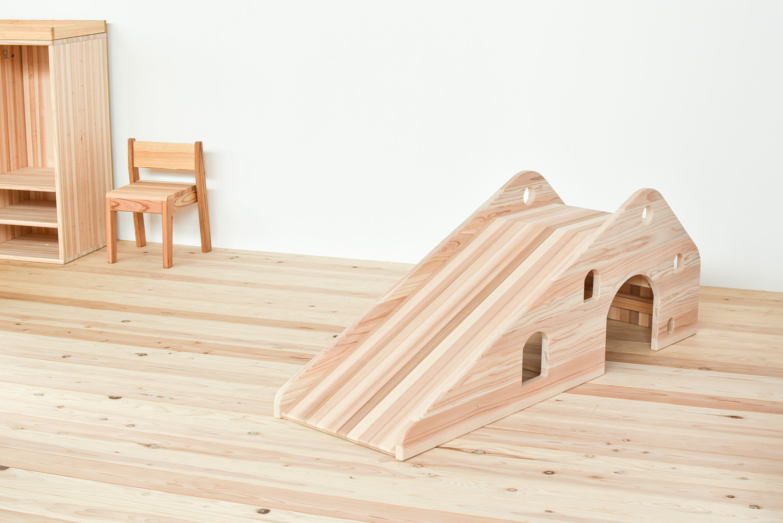 木製　滑り台