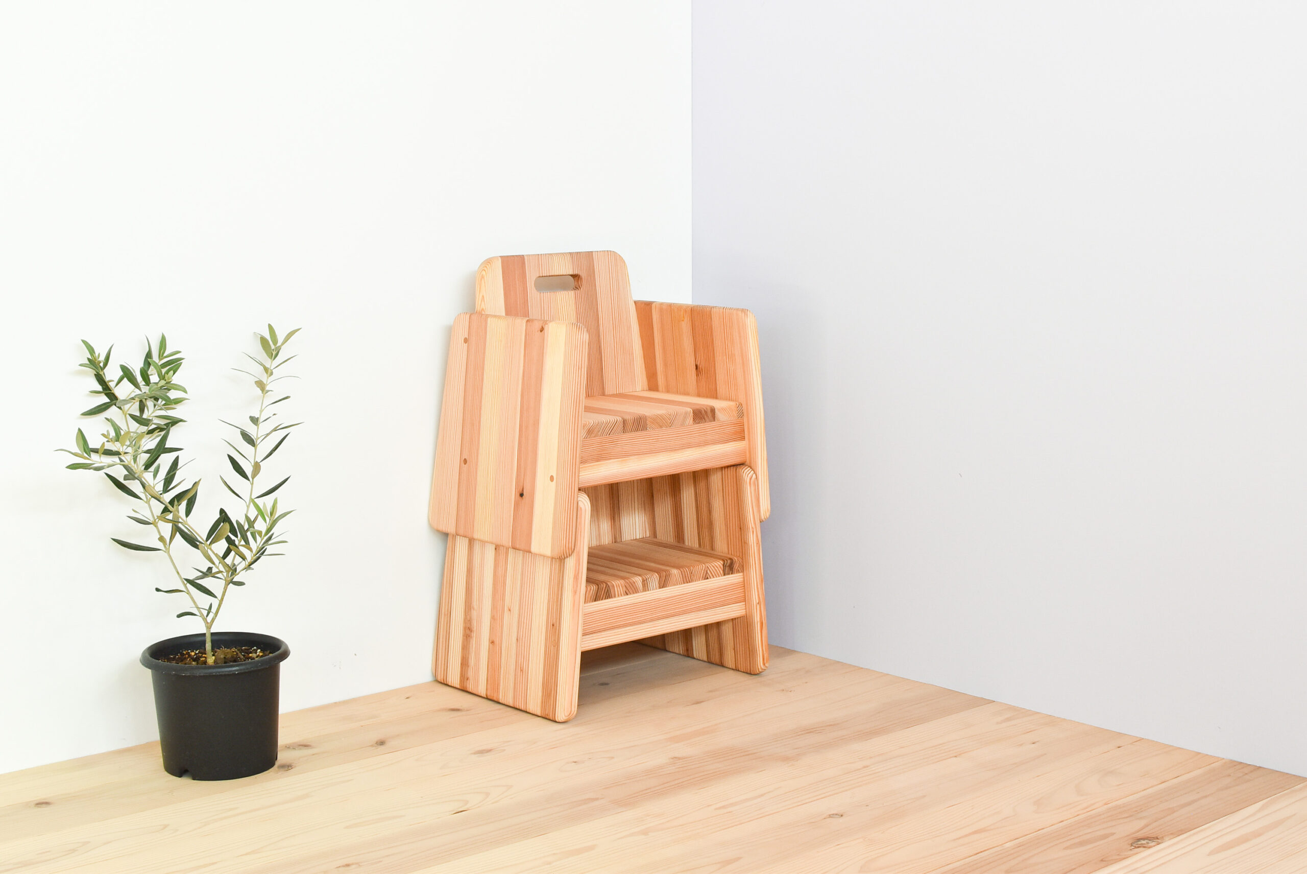 木製の保育園椅子