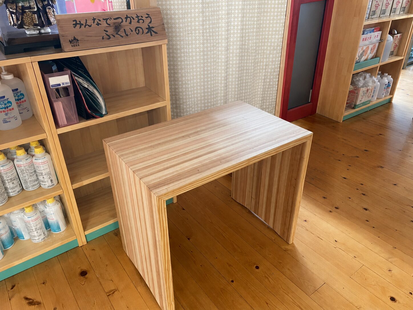 F保育園様に納品したスモールデスク